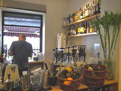 -WOW coffee