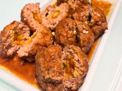 鸭蛋黄狮子头-梅飞酒家(名辉豪庭店)