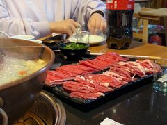 -果松木炭酸菜铜火锅·外婆参鸡汤