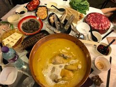 -鲜入围煮花胶鸡海鲜火锅