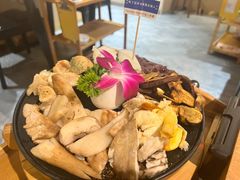 -一朵菌·野生菌探索家火锅(南亚店)