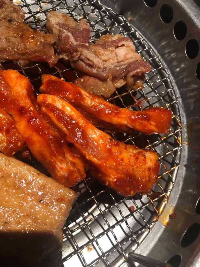 火炉火自助餐(西直门凯德mall店)-"喜欢和朋友相聚时一起自己烤肉.