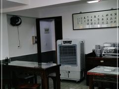 大堂-长人馄饨铺(解放街店)