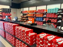 -百年港湾奥特莱斯(香炉礁店)