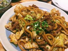 地狱肥牛炒乌冬面-石屋料理(南京西路店)