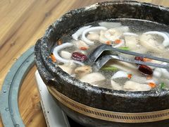 -墨脱石锅椰子鸡•香草鸭•东山羊(大东海店)