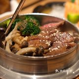 罗湖高楼大厦中的动漫寿喜锅
