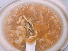 招牌海参花胶煲仔翅-添發碗仔翅美食