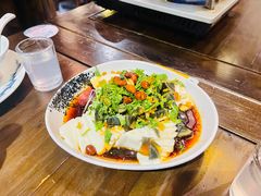 皮蛋豆腐-聚汇三少·龙虾·中餐厅(莫邪路新天地店)
