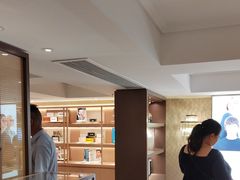 -茂昌眼镜(南京东路店)