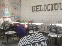 露天位-麦当劳(太原坞城路店)