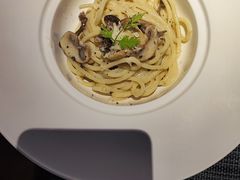 -卡普里披萨·牛扒·下午茶
