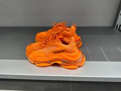 -BALENCIAGA(比斯特苏州购物村店)