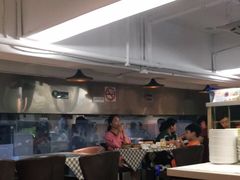 大堂-新大咀港式茶餐厅(宝山万达店)