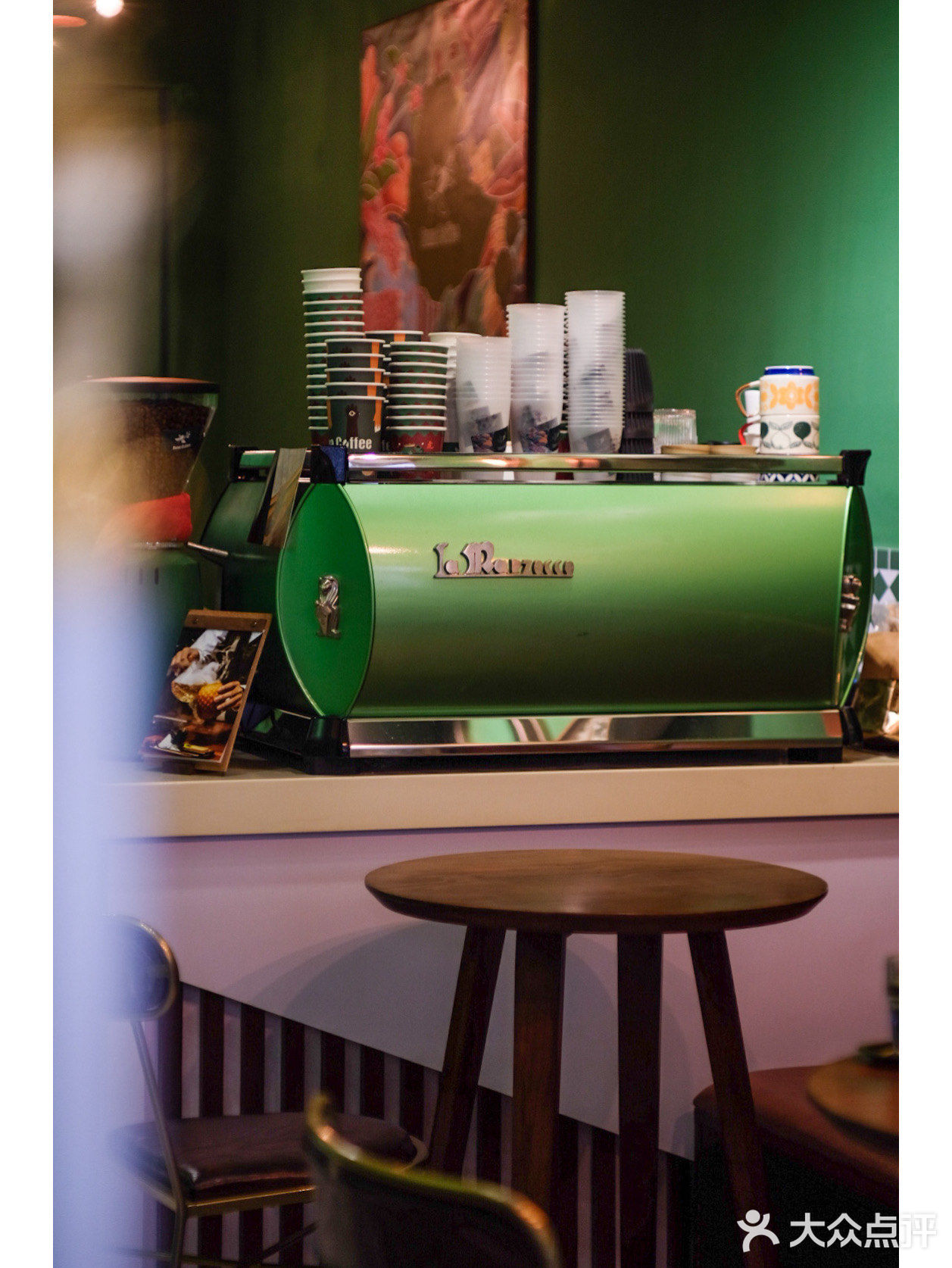 深圳👉🏻搬了新地方的复古绿Buna coffee