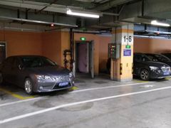 -大宁国际商业广场-地下停车库