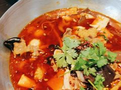 -川流不息·地道川菜·小龙虾(松东路店)