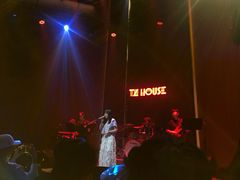 -TZ House音乐现场(来福士中心店)