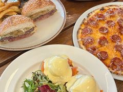 -ROAST coffee & eatery