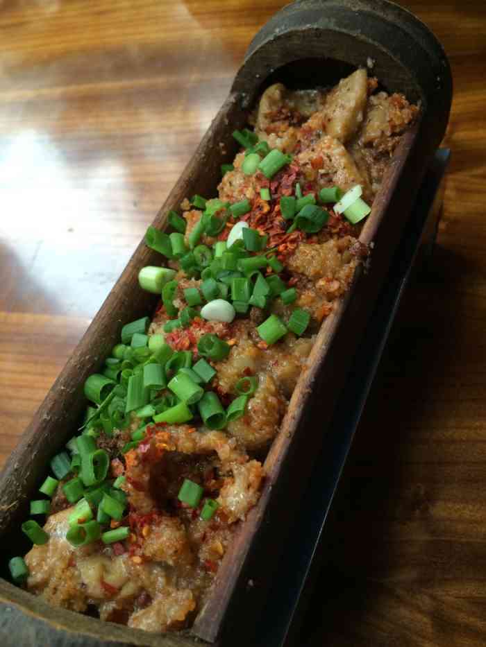 竹筒蒸肉店-"这是什么神仙粉蒸肥肠阿!刚才还在和男朋友.