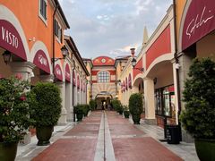 -佛罗伦萨小镇广佛名品奥特莱斯(疏港路店)