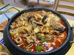辣炒肥肠锅-屋里家延边朝鲜族冷面(南园店)