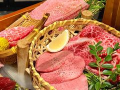 -山川小町·极番烧肉(新地假日广场店)