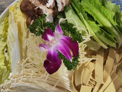 -鸡遇虾煲干锅火锅(小寨金莎店)