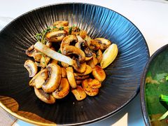 香菜黄油扒口蘑-喜雀JOY KITCHEN