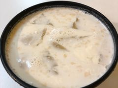 -志龙皇冠吃货椰子铺