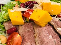 秘制牛肉配牛油果沙拉-仁义涵西餐·咖啡(中华巴洛克店)