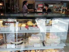 面包甜点陈列柜-红宝石·鲜奶小方·海派西点房(南丹店)