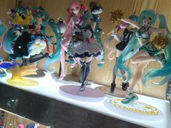 -七七漫品动漫店