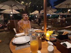 -三亚艾迪逊酒店·海滩烧烤 BARBACOA·现场乐队·浪漫晚餐·烧烤海鲜