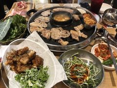 -江南猪肉商会无限续吃(弘大店)