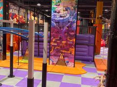 -Tenker Club弹刻极限主题公园 · 蹦床 · 团建 · 生日派对(大关店)