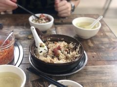 鹅乸腊肠煲仔饭-阳江河堤老牌曾记美食