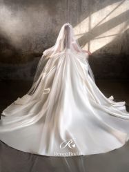 点击看大图 -Renee芮亦婚纱