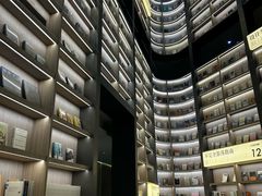 -上海虹桥中心爱琴海亚朵S酒店