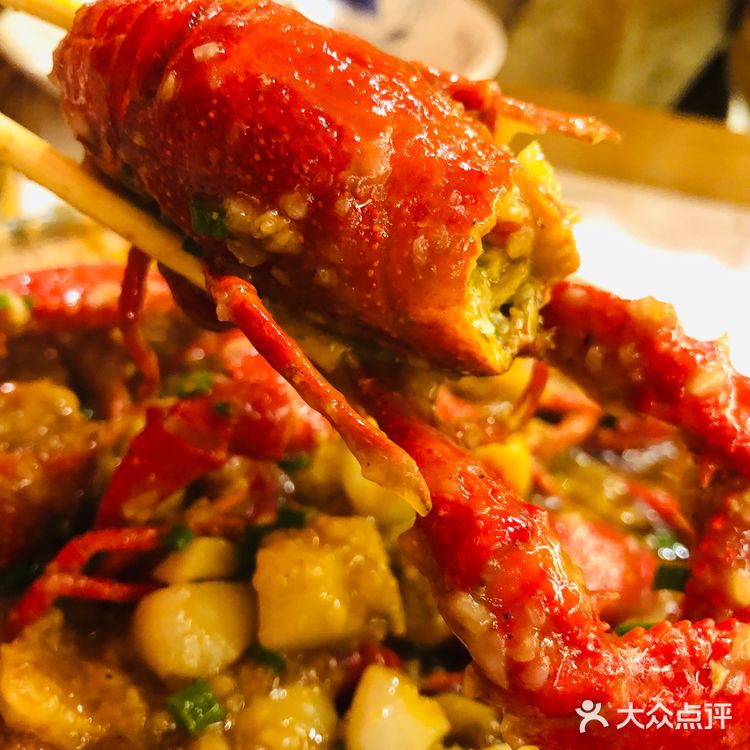 某三和小辉哥我站小辉哥