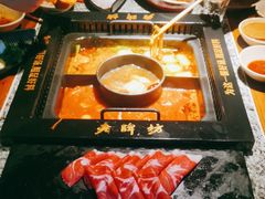 -老牌坊云南鱼豆花火锅(哈西万达店)