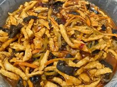 -老码头黑皮肘子锅包肉(赣水路店)