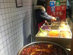 自助取餐区-三兄弟高炉烧饼