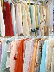 -一揽芳华汉服旗袍体验馆(拙政园店)