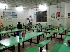 大堂-明记砂煲美食(人民北路四十号大院店)