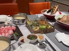 -红鼎豆捞·非遗鲍皇汤火锅(宝丰路店)