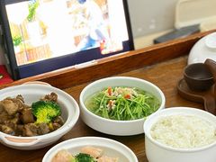 -雪梅月子中心(华侨城店)