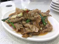 葱爆山猪肉-旅南活海鲜-屏东(墾丁海鮮，海鮮餐廳，墾丁團體合菜，平價熱炒，墾丁熱炒店，活海鮮推薦，在地海鮮餐廳)