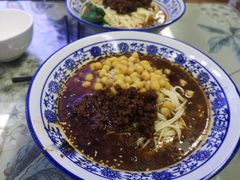 -渝之汇牛肉豌杂面