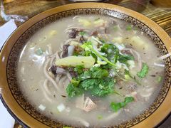 风干羊肉剁荞面-陕北农家小吃风干羊肉剁荞面
